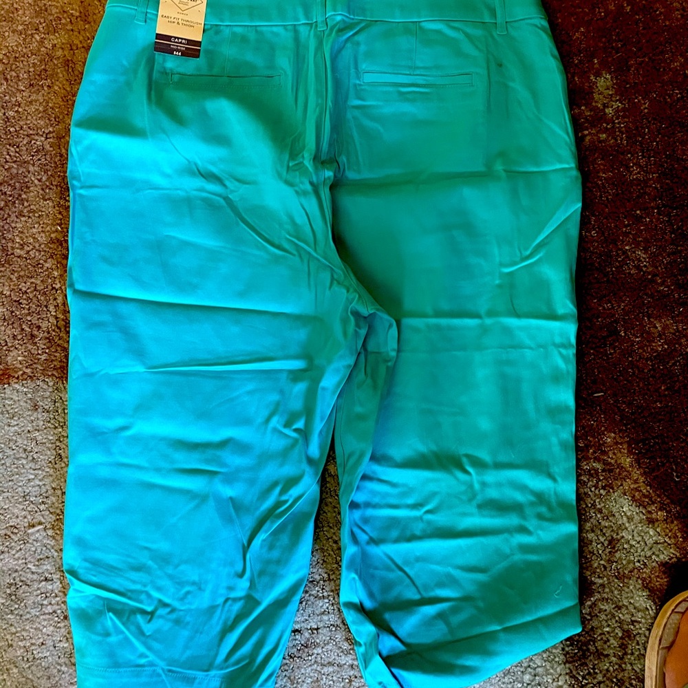 Capris.